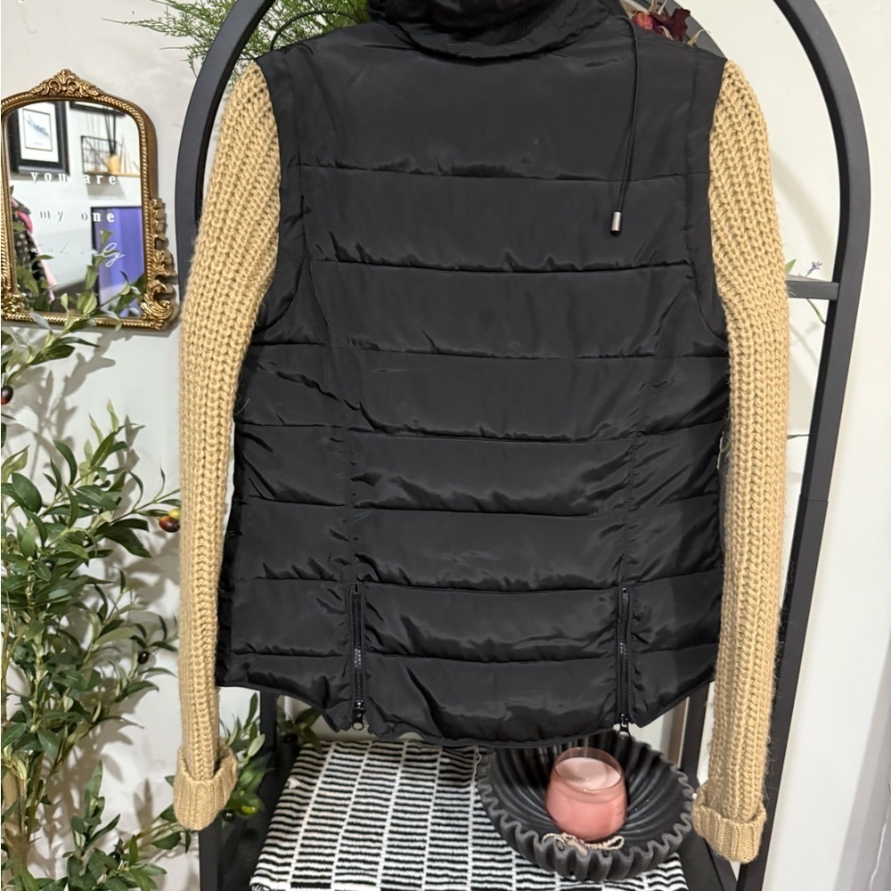 Women's Black Puffer Jacket with sweater detail on the arms size small - Picture 8 of 9